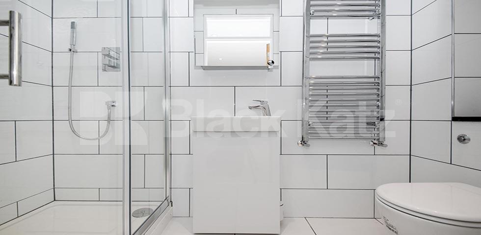 			Amazing Three Bedroom Garden Property !, 3 Bedroom, 1 bath, 1 reception Apartment			 Avenue road, Seven Sisters